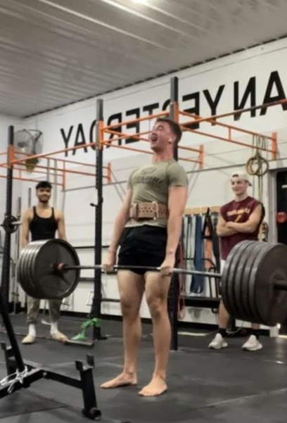 MV Powerlifting  provides help to others