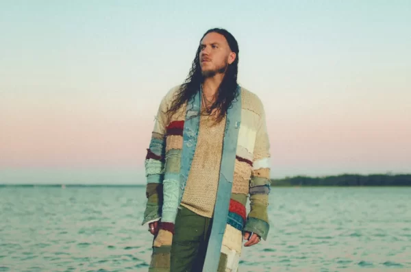Coat of Many Colors: Brandon Lakes New Album