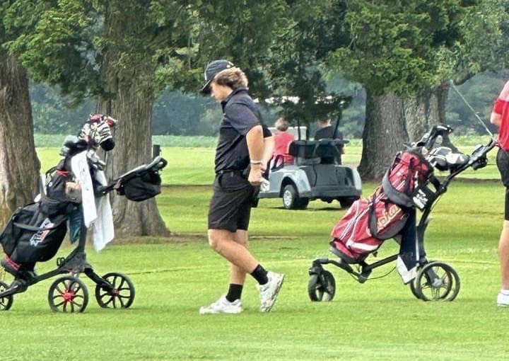 MV Mens Golf team tees off into their season